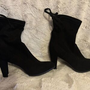 Chic Black Heeled Boots for Women